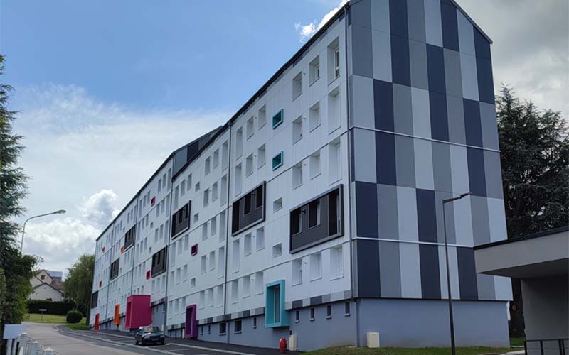 90 logements collectifs, Montville Maitre d’œuvre : ECLIPSE ARCHITECTURE Maître d’ouvrage  : LOGEAL En sous-traitance de BOUYGUES BÂTIMENT GRAND OUEST  